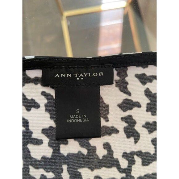 Ann Taylor Black and White tank (Small) - Picture 2 of 4